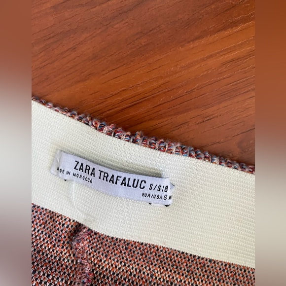 ZARA MINI SKIRT. SMALL - Picture 2 of 2